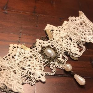 White lace choker